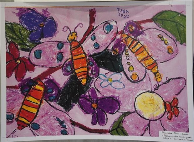 Deux sœurs vietnamiennes remportent le Grand Prix du concours international de peinture pour enfants